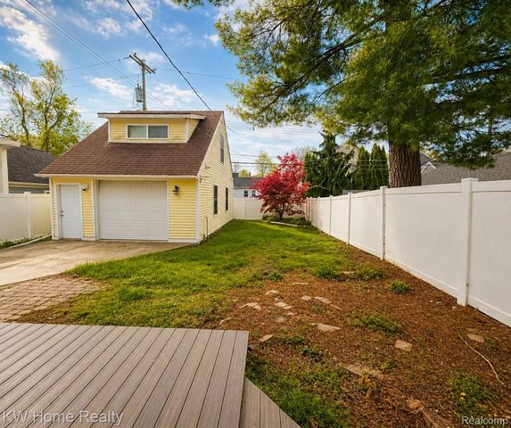 1208 Emmons Avenue, Birmingham, MI 48009