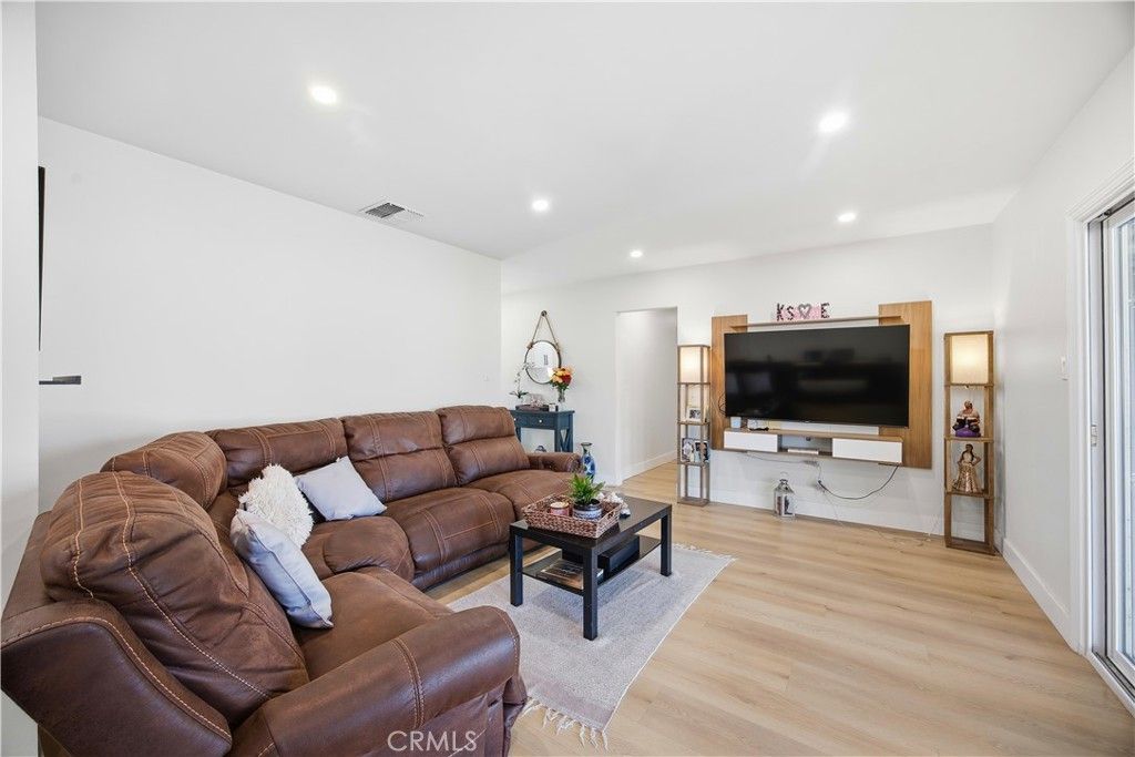 Image 16 of property listing at 15625 Loukelton, La Puente, CA 91744