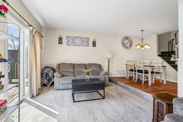 19 Kensington Square, Cohoes, NY 12047