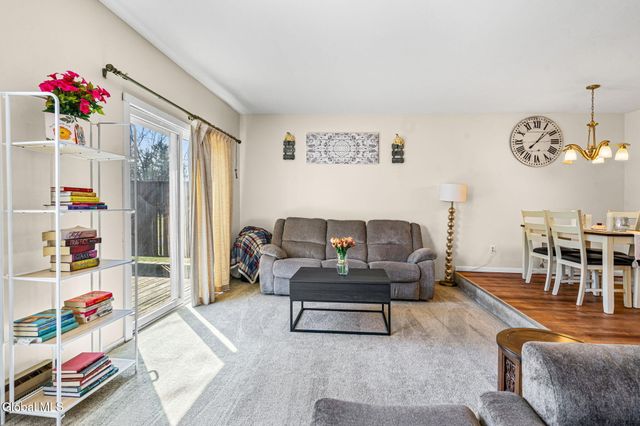 19 Kensington Square, Cohoes, NY 12047