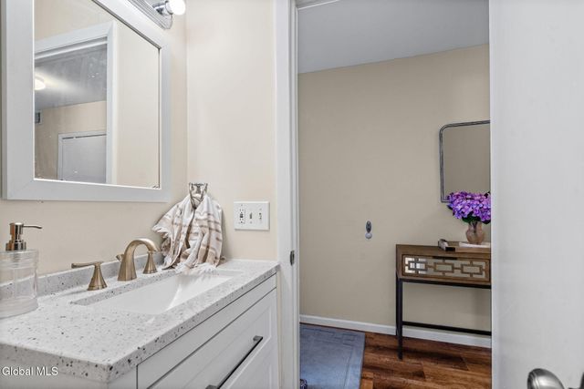 19 Kensington Square, Cohoes, NY 12047