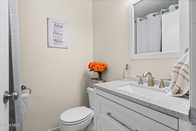 19 Kensington Square, Cohoes, NY 12047