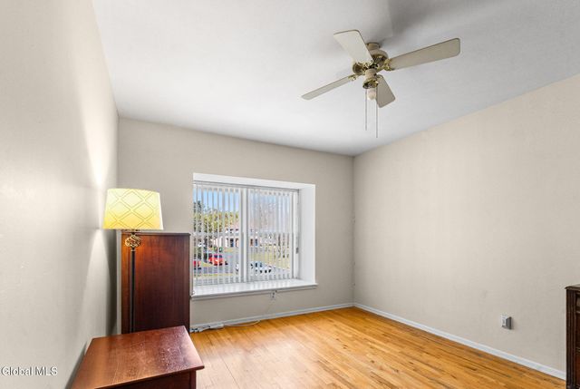 19 Kensington Square, Cohoes, NY 12047