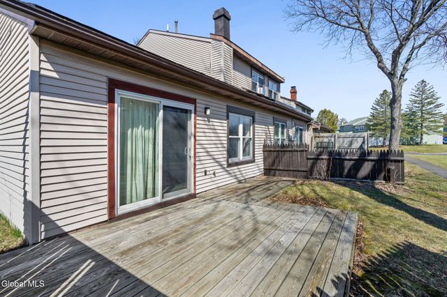 19 Kensington Square, Cohoes, NY 12047