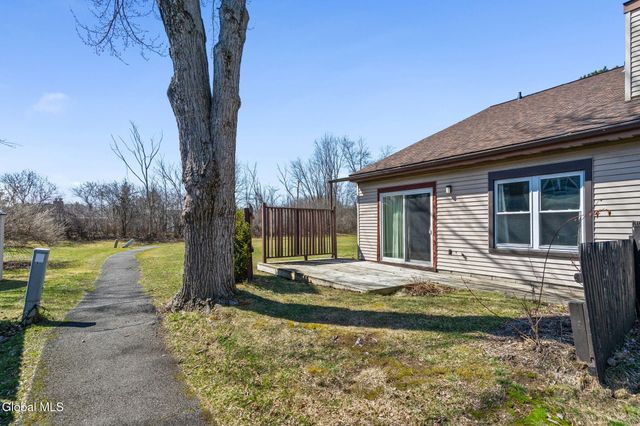 19 Kensington Square, Cohoes, NY 12047