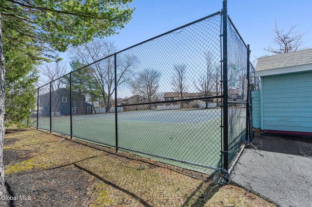 19 Kensington Square, Cohoes, NY 12047