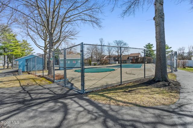 19 Kensington Square, Cohoes, NY 12047