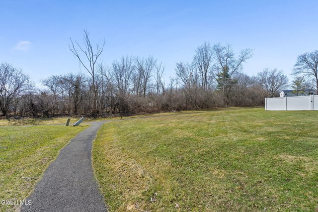 19 Kensington Square, Cohoes, NY 12047