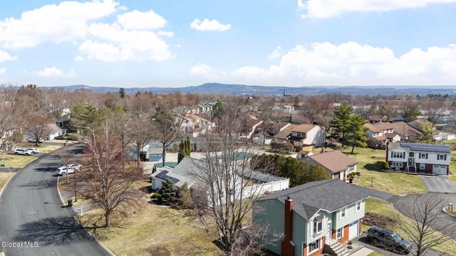 19 Kensington Square, Cohoes, NY 12047