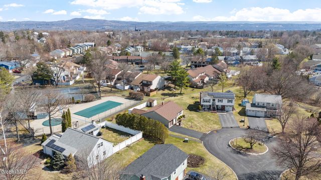 19 Kensington Square, Cohoes, NY 12047