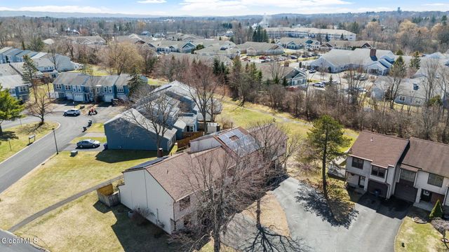 19 Kensington Square, Cohoes, NY 12047