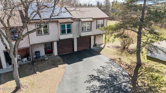 19 Kensington Square, Cohoes, NY 12047