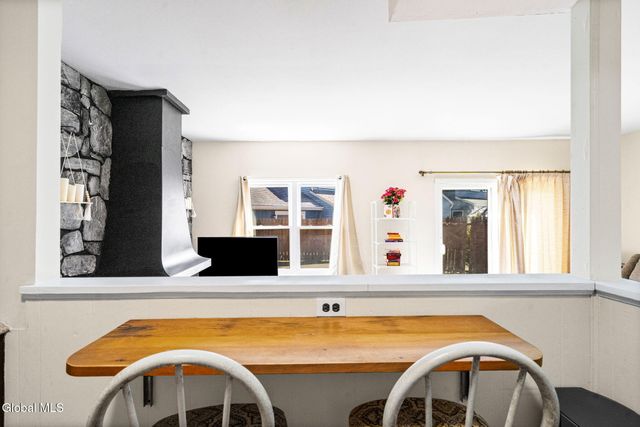 19 Kensington Square, Cohoes, NY 12047