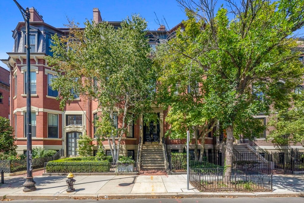 398 Beacon Street 3, Boston, MA 02116