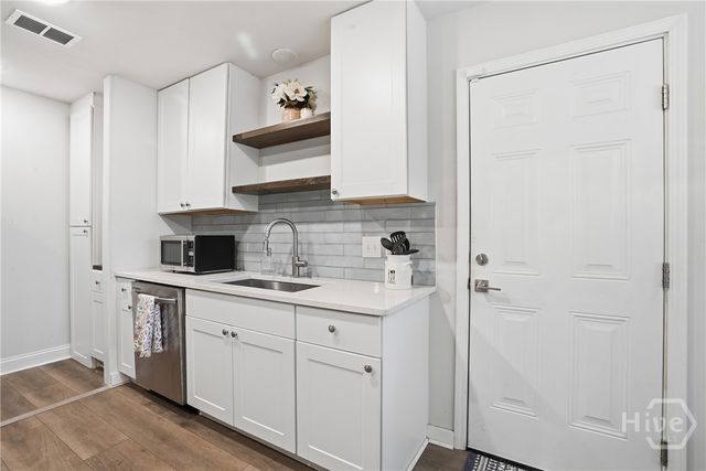 202 Sunderland Drive, Savannah, GA 31406