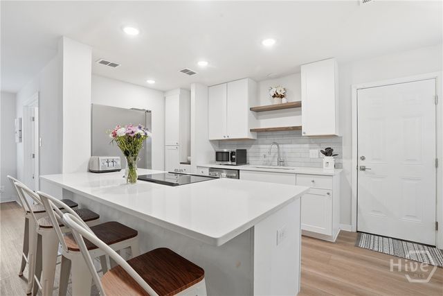 202 Sunderland Drive, Savannah, GA 31406