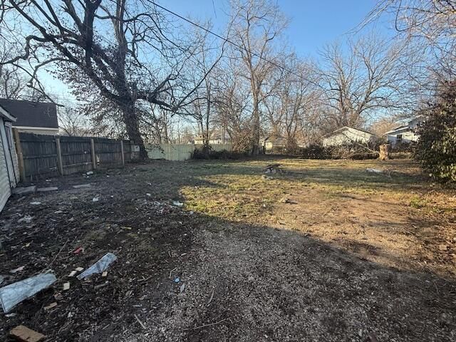 1621 W Chestnut Street, Springfield, MO 65802