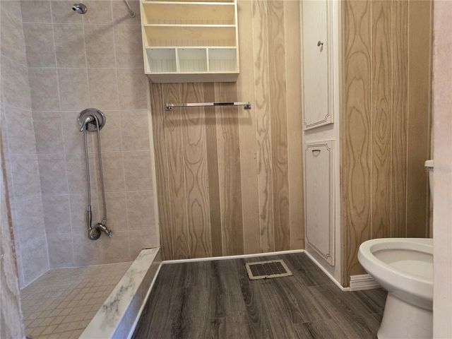 1805 BLUE LAKE DRIVE, Lakeland, FL 33801