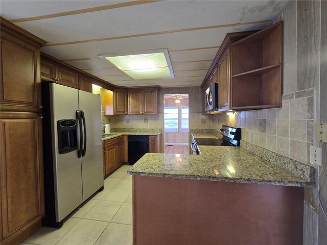 1805 BLUE LAKE DRIVE, Lakeland, FL 33801