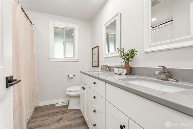 319 Vancouver Street, Sumas, WA 98295