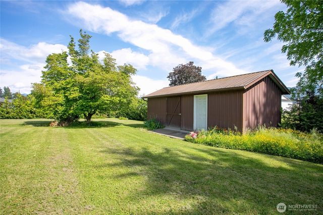 319 Vancouver Street, Sumas, WA 98295