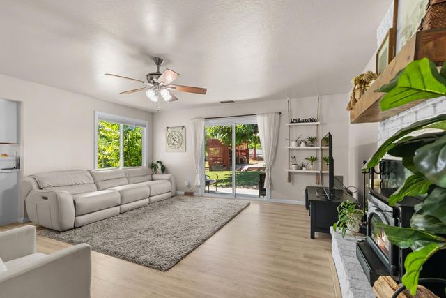 6545 miles ln, Carmichael, CA 95608
