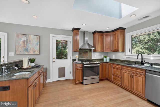 10800 PARK RD, Lorton, VA 22079