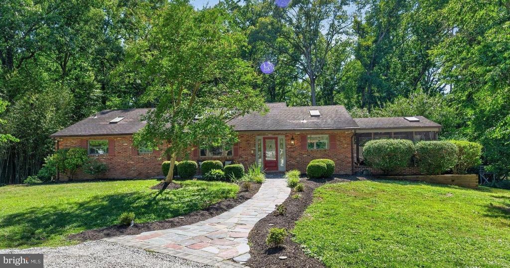 10800 PARK RD, Lorton, VA 22079