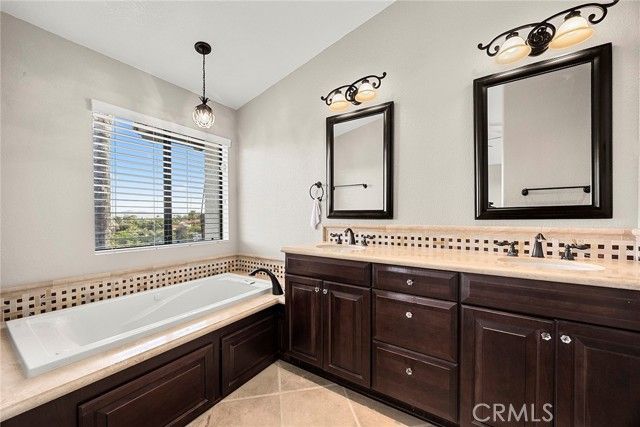 1501 San Rafael, Corona, CA 92882