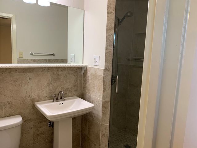 1402 S Cliff Street, Decatur, TX 76234