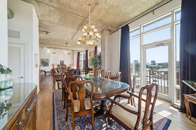 1616 Fountain View Drive 510, Houston, TX 77057