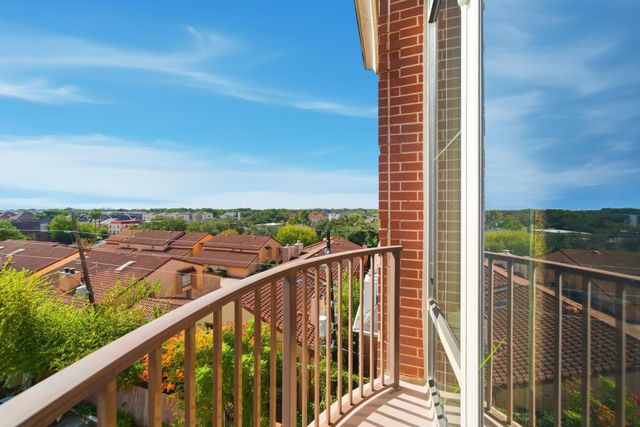 1616 Fountain View Drive 510, Houston, TX 77057