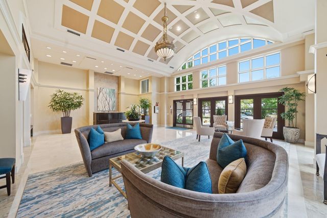 1616 Fountain View Drive 510, Houston, TX 77057