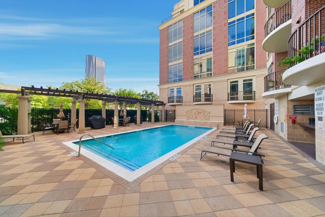 1616 Fountain View Drive 510, Houston, TX 77057