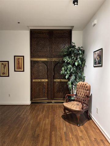 1616 Fountain View Drive 510, Houston, TX 77057