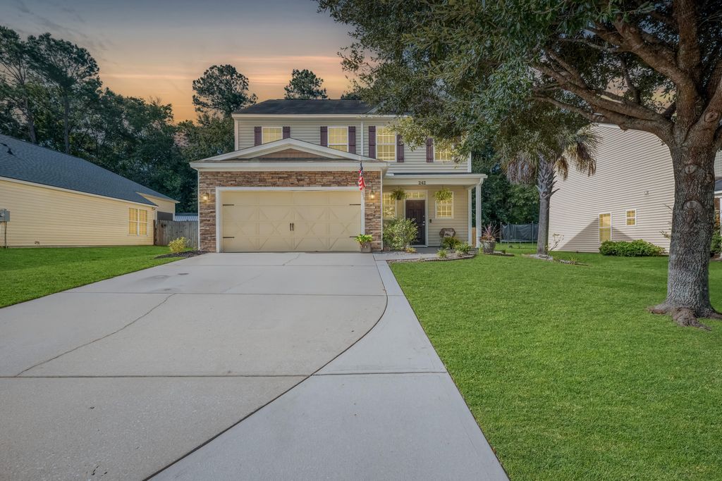 242 Medford Drive, Summerville, SC 29485