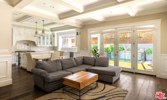 12142 Hollyglen Place, Studio City (los Angeles), CA 91604