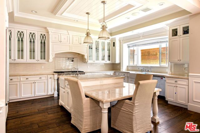 12142 Hollyglen Place, Studio City (los Angeles), CA 91604