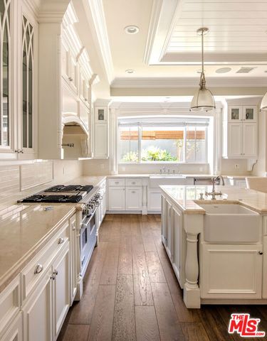 12142 Hollyglen Place, Studio City (los Angeles), CA 91604