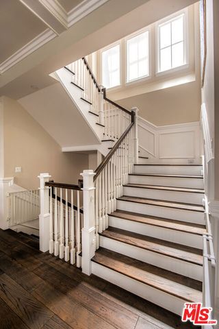 12142 Hollyglen Place, Studio City (los Angeles), CA 91604