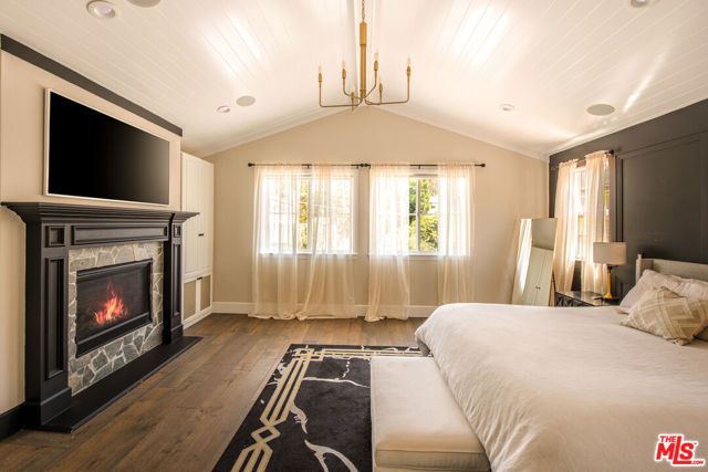 12142 Hollyglen Place, Studio City (los Angeles), CA 91604