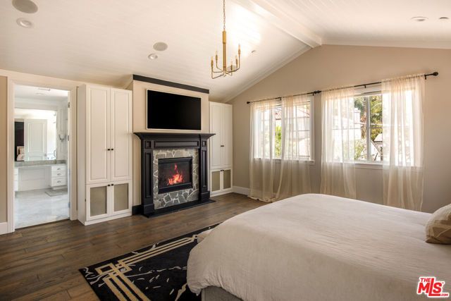 12142 Hollyglen Place, Studio City (los Angeles), CA 91604