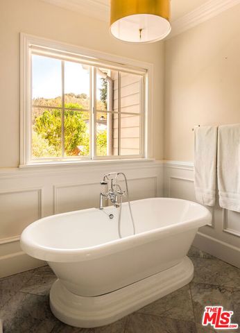 12142 Hollyglen Place, Studio City (los Angeles), CA 91604