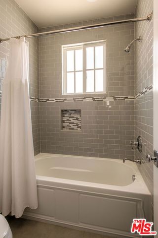 12142 Hollyglen Place, Studio City (los Angeles), CA 91604