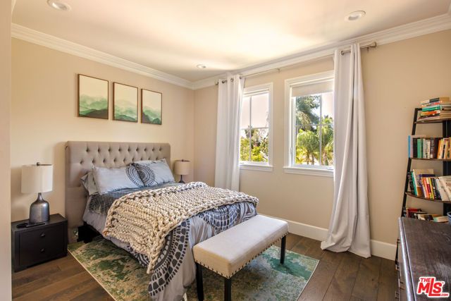 12142 Hollyglen Place, Studio City (los Angeles), CA 91604