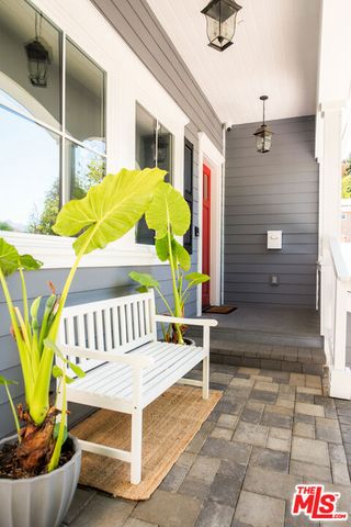 12142 Hollyglen Place, Studio City (los Angeles), CA 91604