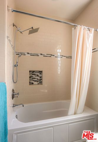 12142 Hollyglen Place, Studio City (los Angeles), CA 91604
