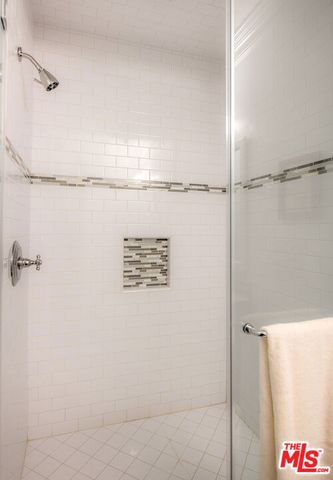 12142 Hollyglen Place, Studio City (los Angeles), CA 91604