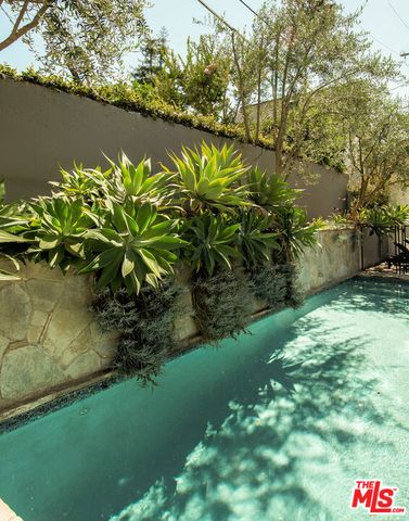 12142 Hollyglen Place, Studio City (los Angeles), CA 91604