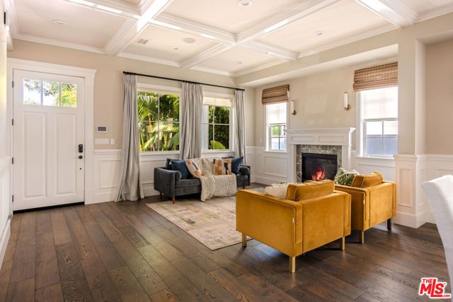12142 Hollyglen Place, Studio City (los Angeles), CA 91604